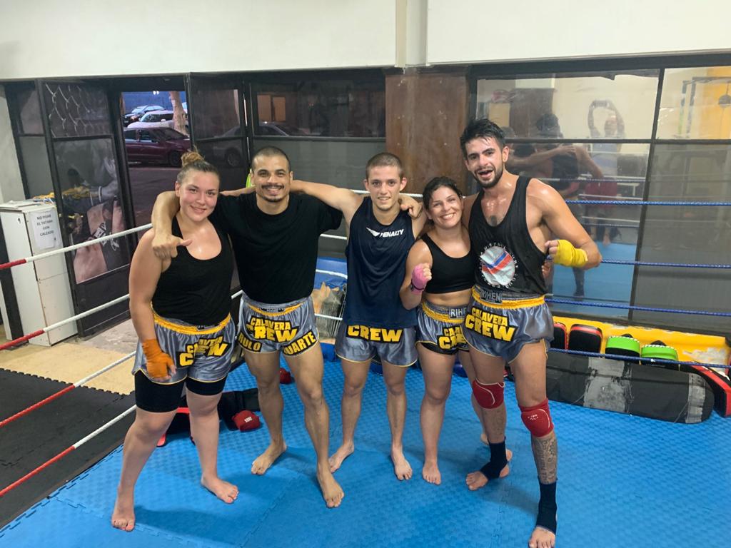Los primeros entrenamientos de Calavera Crew, con un equipo reducido y bolsas prestadas.